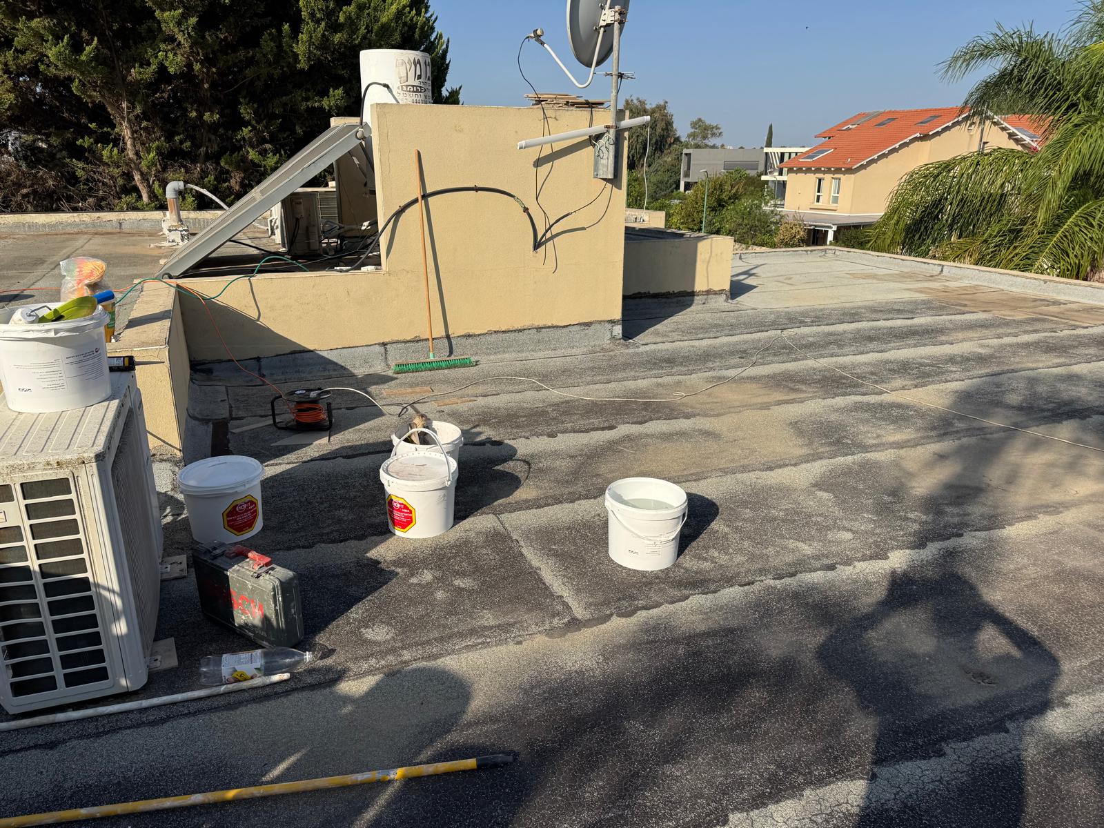 איטום גגות בהתזה